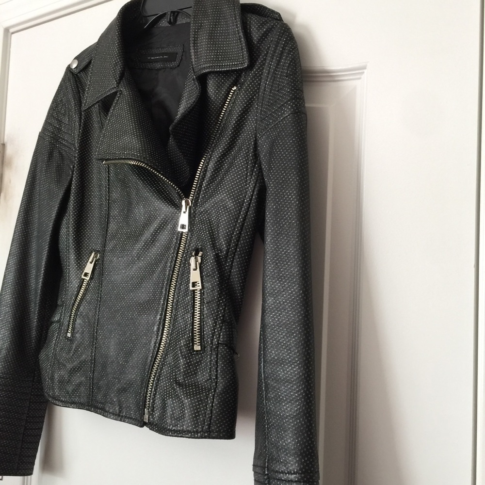 Leather jacket - Picture 2 of 7